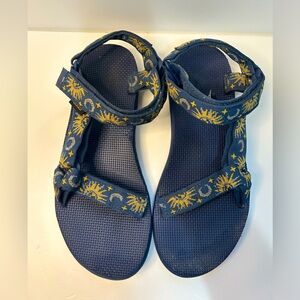 Teva Original Universal Size 8